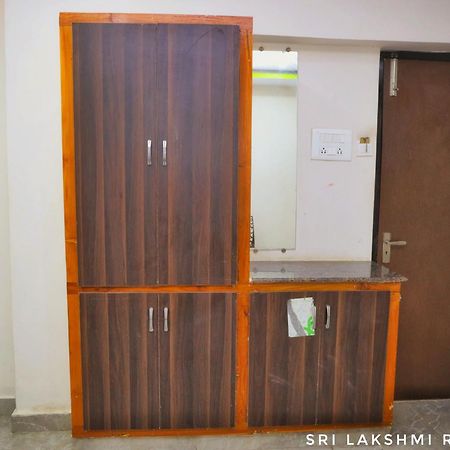Готель Sri Lakshmi Residency Тірупаті Екстер'єр фото