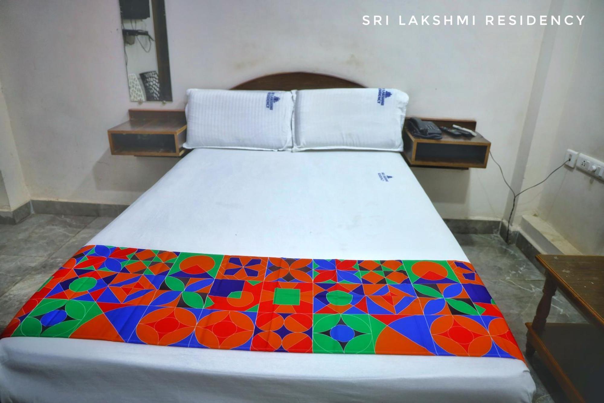 Готель Sri Lakshmi Residency Тірупаті Екстер'єр фото