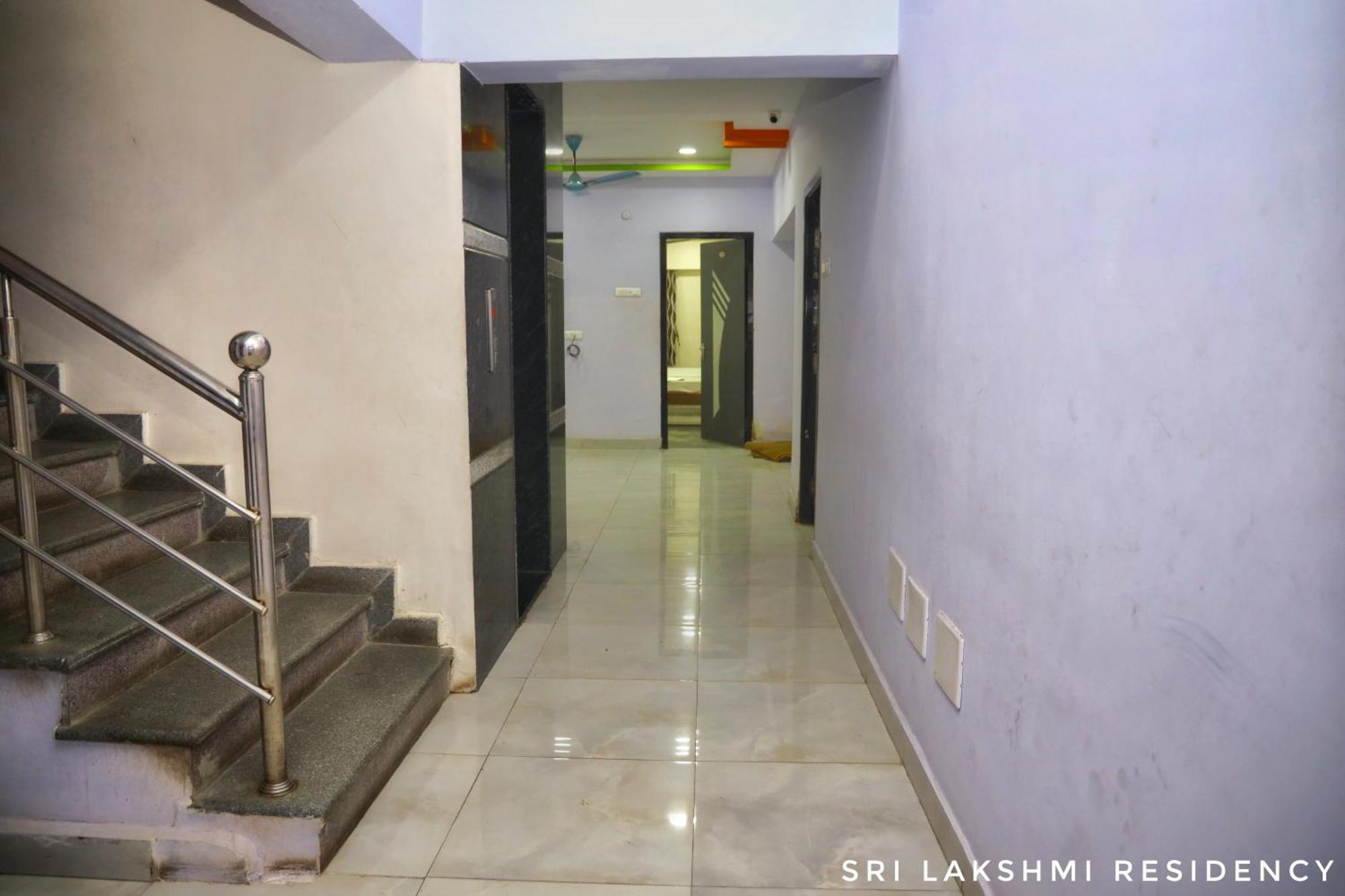 Готель Sri Lakshmi Residency Тірупаті Екстер'єр фото